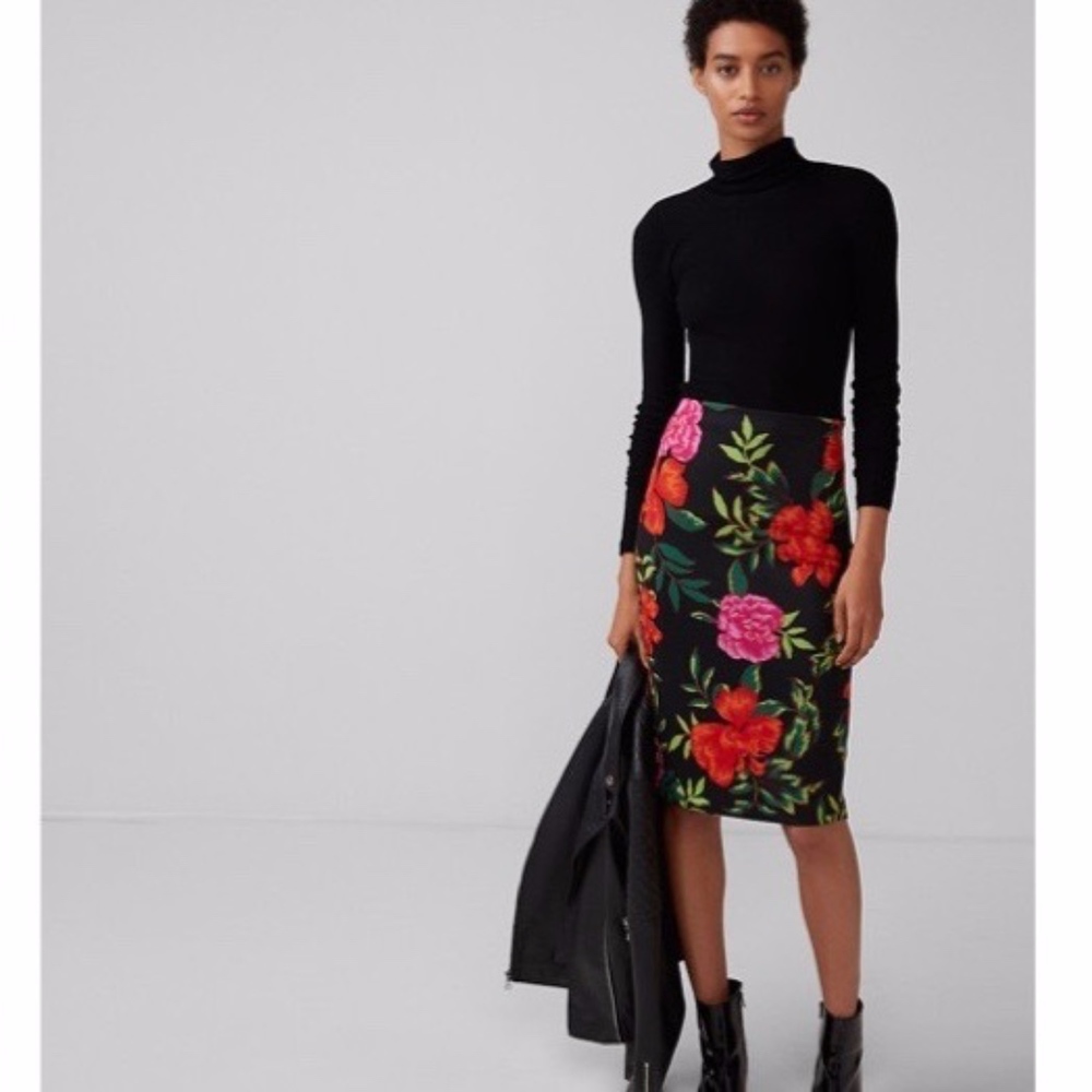 Express High Waisted Slip-On Skirt - Size 8